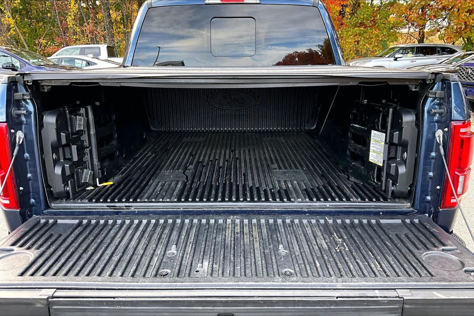 Used 2015 Ford F150 Platinum w/ Equipment Group 701A Luxury AWD/4WD image 30