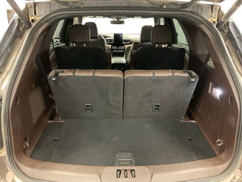 Used 2021 Ford Explorer King Ranch w/ Premium Technology Package image 10