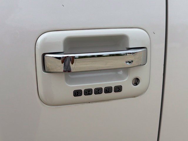 Used 2013 Ford F150 Lariat w/ Lariat Chrome Pkg AWD/4WD image 12