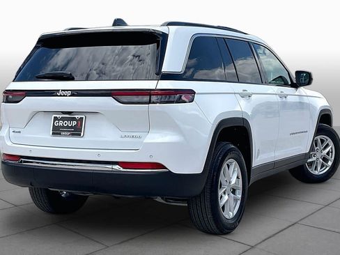 Used 2025 Jeep Grand Cherokee Laredo X AWD/4WD image 13