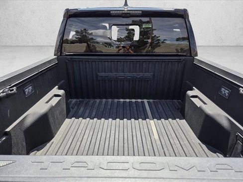 Used 2025 Toyota Tacoma Limited AWD/4WD image 6