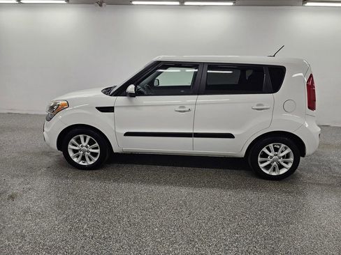 Used 2013 Kia Soul + FWD image 8