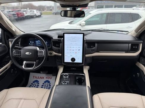 Certified 2022 Ford Expedition Platinum image 3
