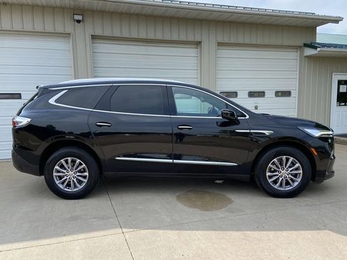 Used 2023 Buick Enclave Essence AWD/4WD image 7