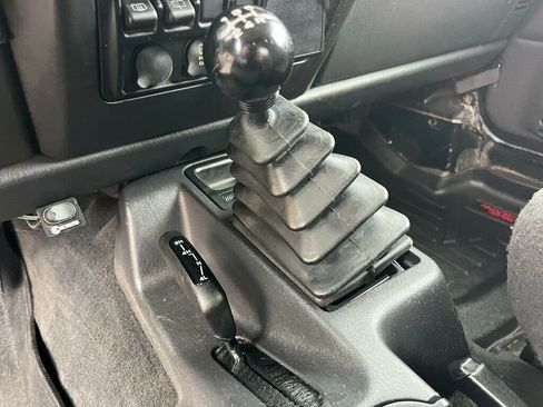 Used 2004 Jeep Wrangler Sport w/ Dual Top Group image 33