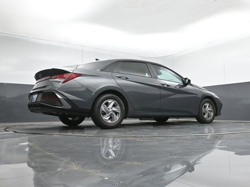 New 2026 Hyundai Elantra SE image 13