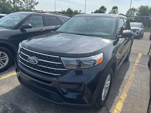 Used 2024 Ford Explorer XLT AWD/4WD image 15