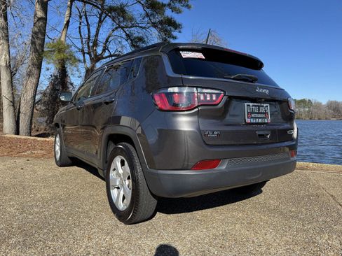 Used 2018 Jeep Compass Latitude image 8