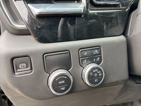 Used 2022 GMC Sierra 1500 SLT image 17
