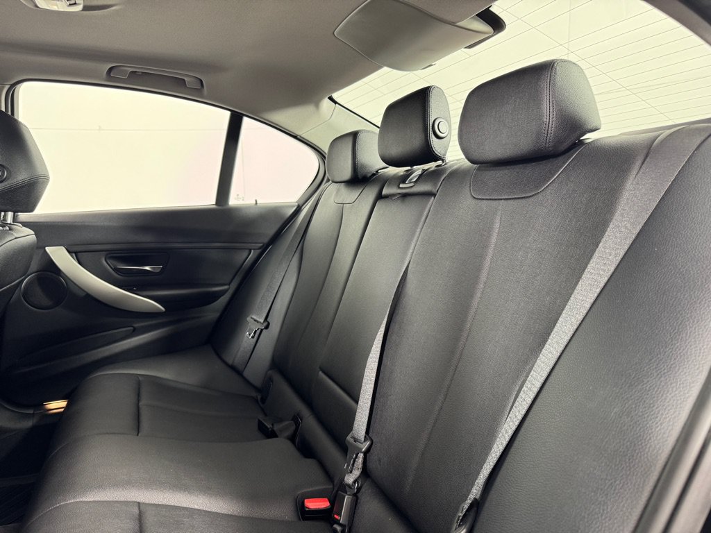 Used 2013 BMW 328i xDrive Sedan AWD/4WD image 19