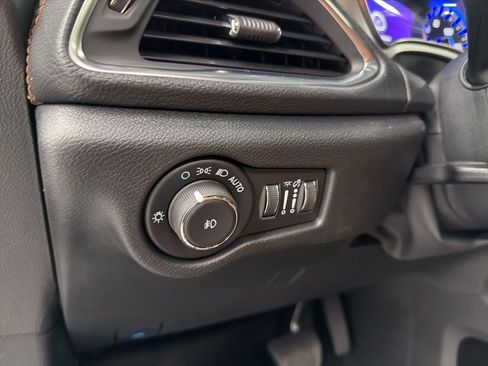 New 2026 Chrysler Pacifica Pinnacle w/ Trailer Tow Group image 19