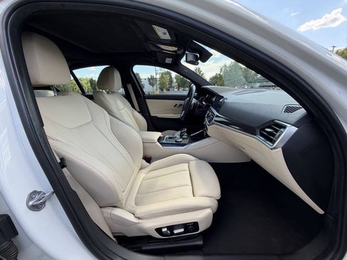 Used 2019 BMW 330i xDrive Sedan w/ Convenience Package AWD/4WD image 17