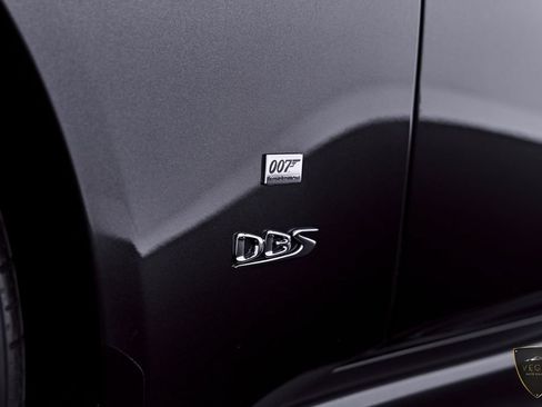 Used 2021 Aston Martin DBS Superleggera RWD image 28