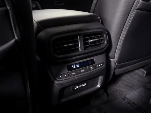 Used 2023 Honda Pilot Touring image 42