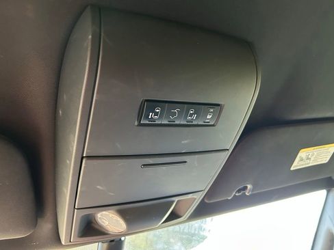 Used 2020 Dodge Grand Caravan SXT FWD image 29