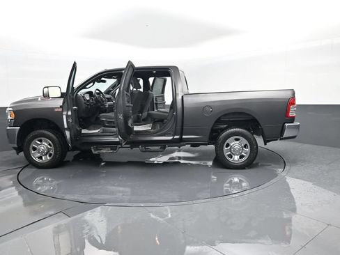 Used 2022 RAM 2500 Tradesman AWD/4WD image 29