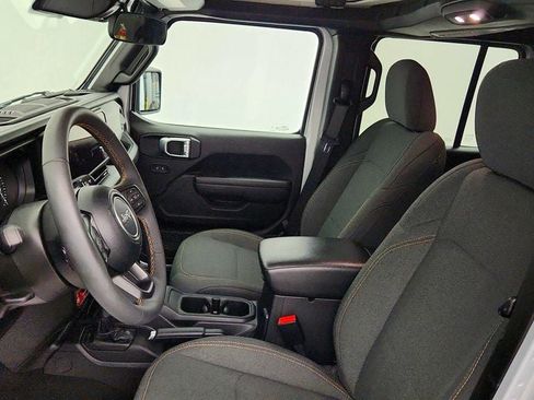 Used 2024 Jeep Wrangler Unlimited AWD/4WD image 18