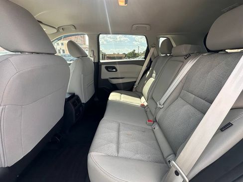 Certified 2025 Nissan Rogue SV FWD image 16