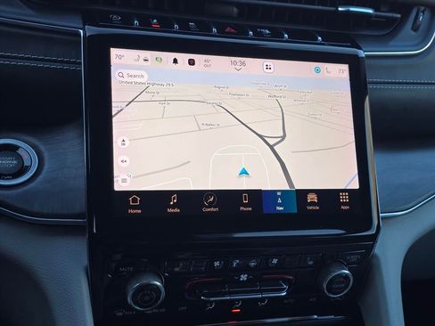 Used 2023 Jeep Grand Cherokee Overland image 13