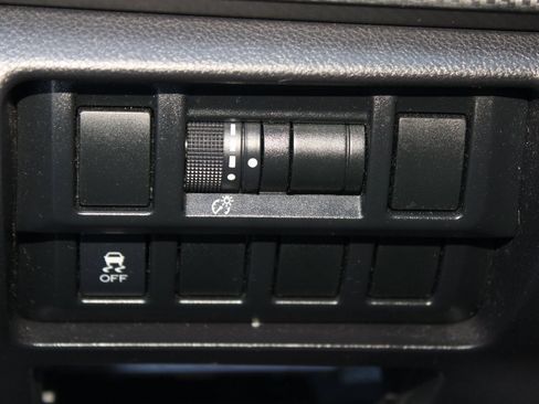 Used 2017 Subaru Impreza 2.0i Premium image 23