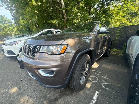 Used 2017 Jeep Grand Cherokee Limited AWD/4WD image 1