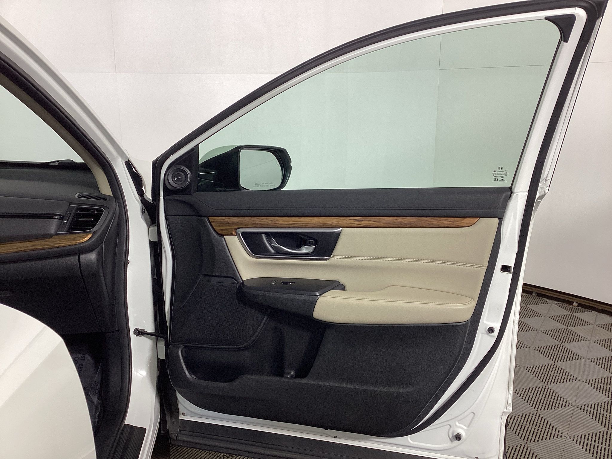 Used 2018 Honda CR-V Touring image 8