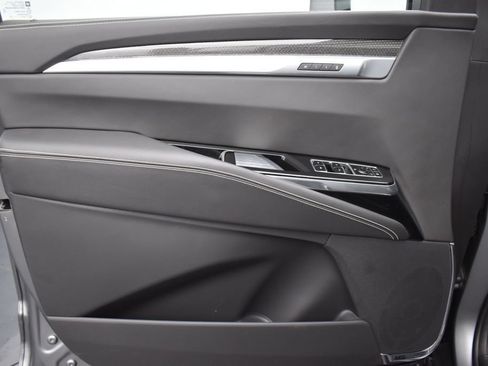 Certified 2026 Cadillac Escalade ESV V AWD/4WD image 9