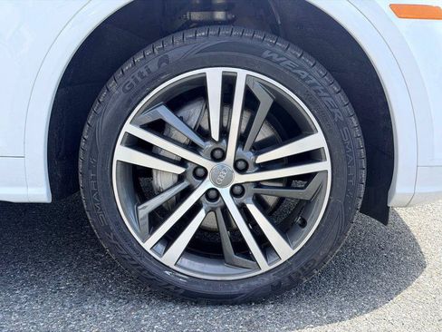 Used 2020 Audi Q5 e Premium Plus w/ Premium Plus Package AWD/4WD image 25