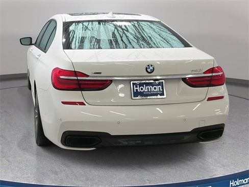 Used 2018 BMW 740i xDrive image 7