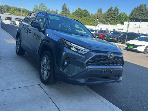 Used 2025 Toyota RAV4 XLE Premium w/ Weather Package AWD/4WD image 5