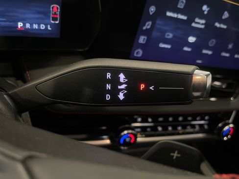 Used 2025 Chevrolet Equinox RS w/ Safety and Technology Package image 19