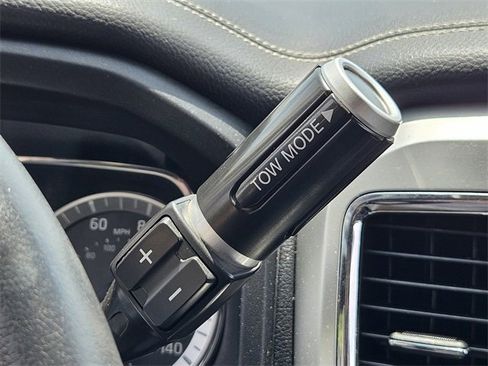 Used 2017 Nissan Titan PRO-4X w/ Pro-4x Convenience Package image 26