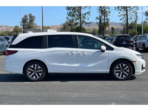 Certified 2026 Honda Odyssey EX-L image 7