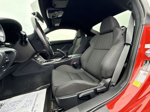 Used 2022 Toyota GR86 image 11