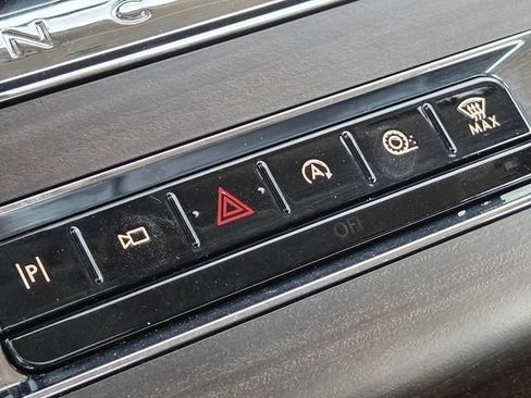 Used 2025 Lincoln Aviator Reserve w/ Equipment Group 201A AWD/4WD image 16