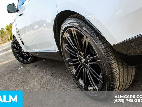 Used 2024 Land Rover Range Rover Long Wheelbase Autobiography image 15