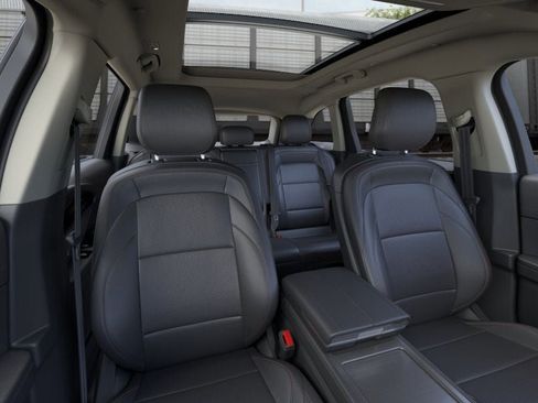 New 2026 Lincoln Nautilus Premier AWD/4WD image 10