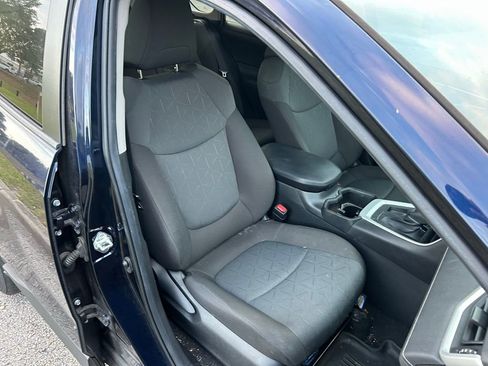 Used 2022 Toyota RAV4 XLE image 15