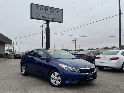 Used 2017 Kia Forte LX w/ LX Popular Package image 1