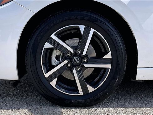 Used 2024 Nissan Sentra SV FWD image 34