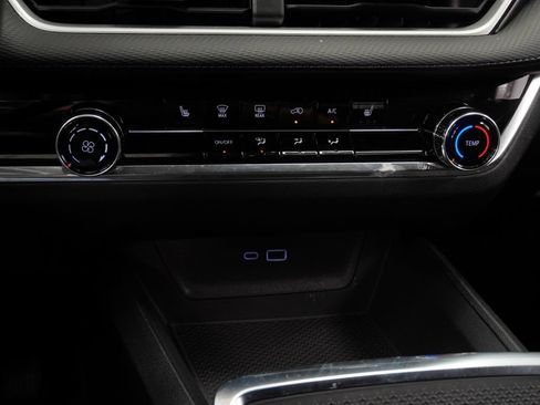 Certified 2025 Chevrolet Equinox LT w/ Safety and Technology Package AWD/4WD image 20