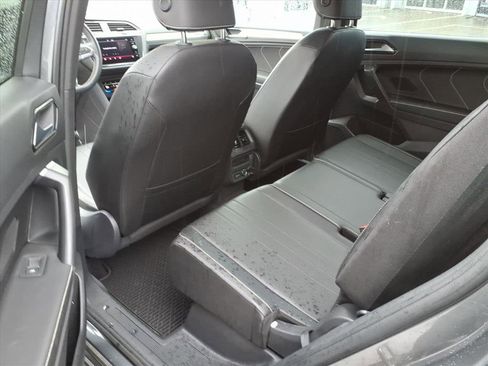 Used 2023 Volkswagen Tiguan SE R-Line image 33