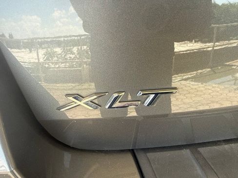 Used 2023 Ford Explorer XLT AWD/4WD image 11