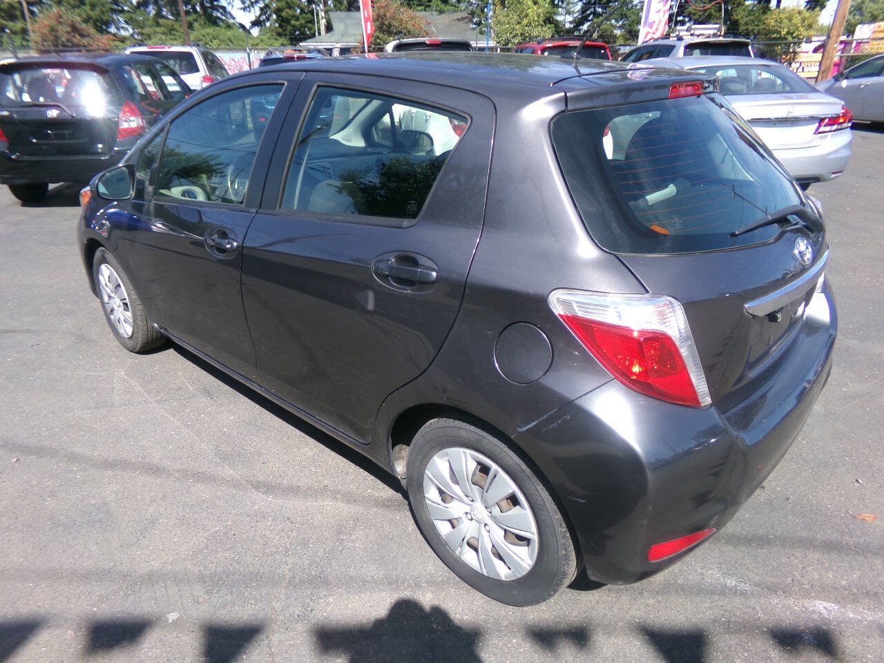 Used 2014 Toyota Yaris LE FWD image 6