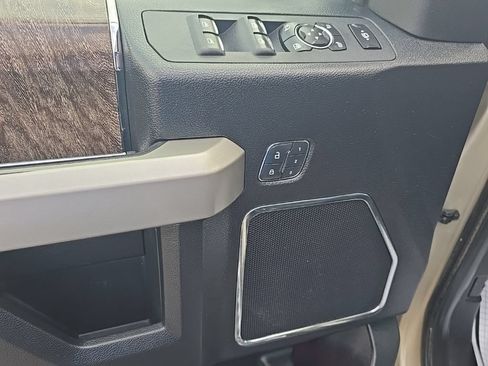 Used 2017 Ford F350 Lariat w/ Lariat Ultimate Package AWD/4WD image 12