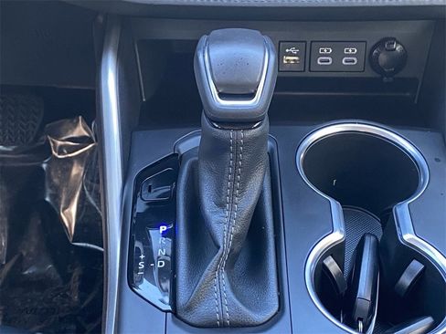 Certified 2024 Toyota Highlander XLE image 31