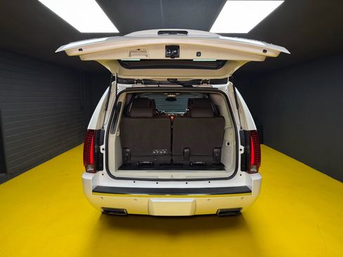 Used 2012 Cadillac Escalade Platinum image 14