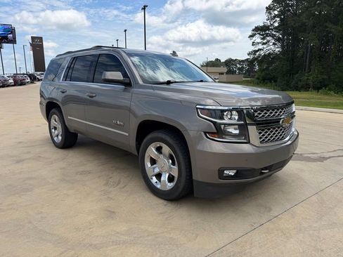 Used 2018 Chevrolet Tahoe LT w/ LT Signature Package RWD image 4