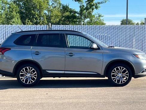 Used 2016 Mitsubishi Outlander SEL FWD image 3