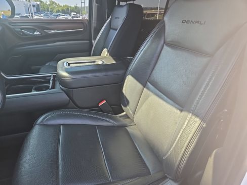 Used 2021 GMC Yukon Denali w/ Denali Premium Package RWD image 16